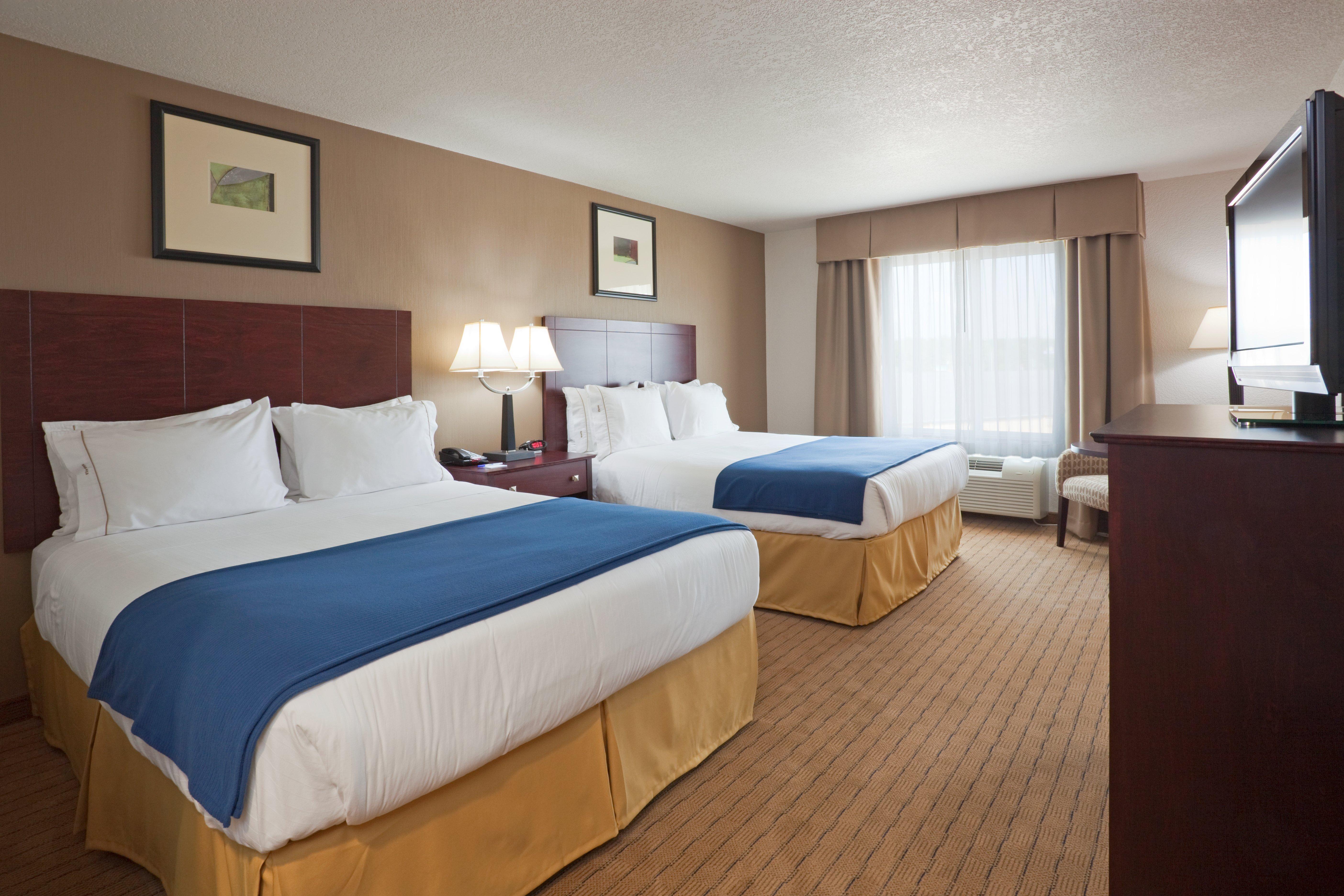 Holiday Inn Express Hotel & Suites Antigo, An Ihg Hotel Extérieur photo